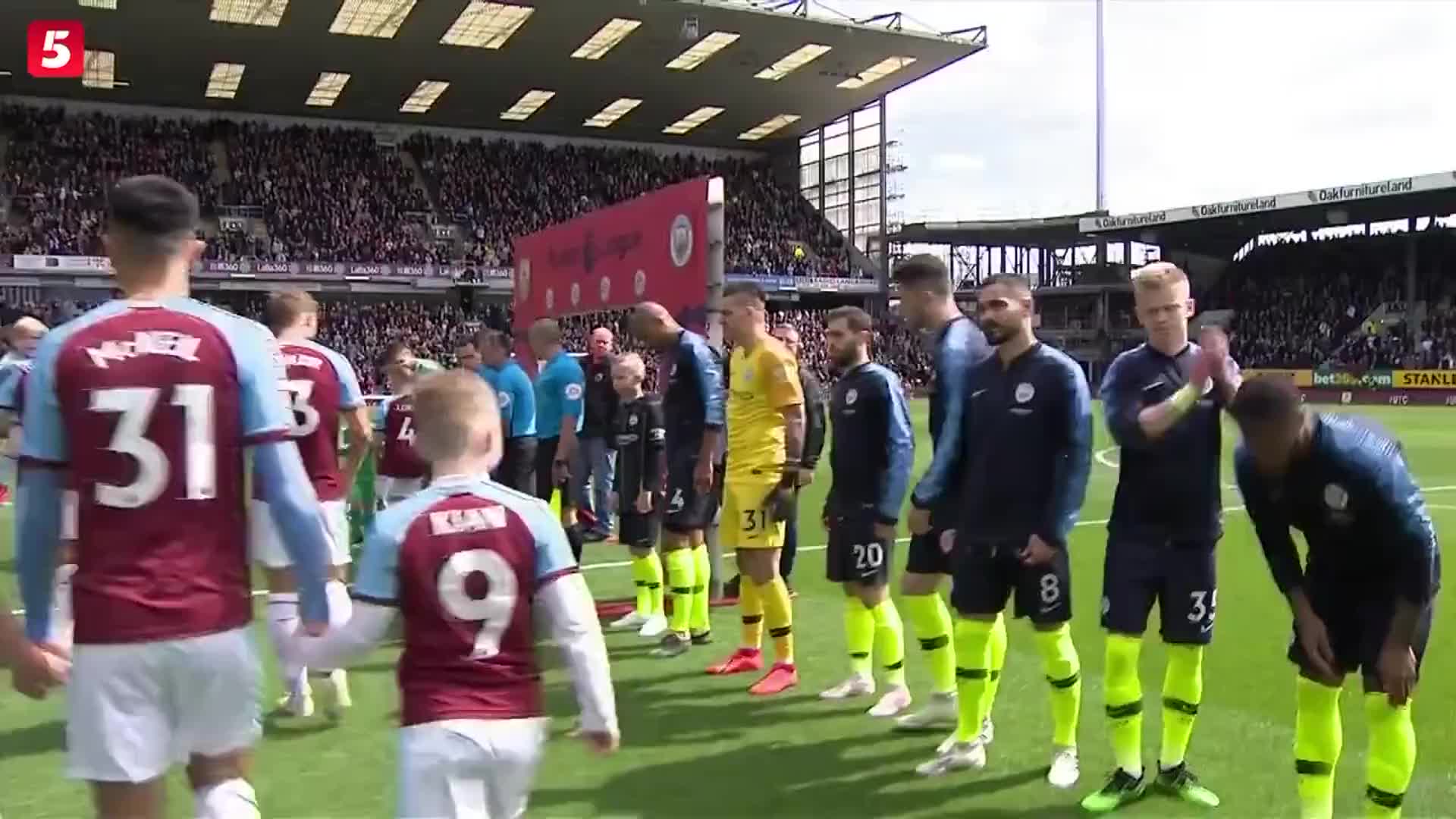 易拉宝海报设计_展会易拉宝制作公司